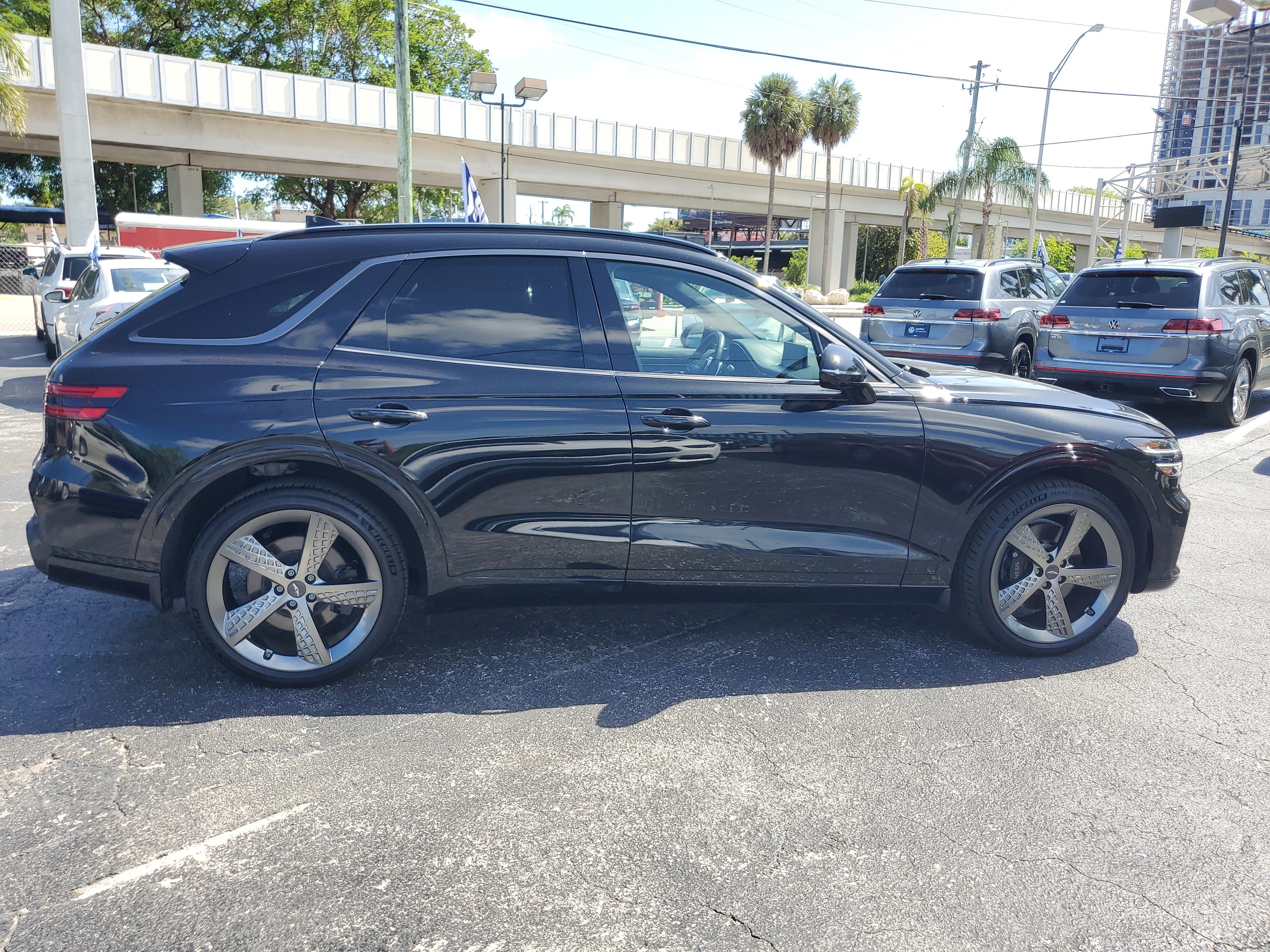 Used 2023 Genesis GV70 2.5T w/ Sport Prestige Package image 6