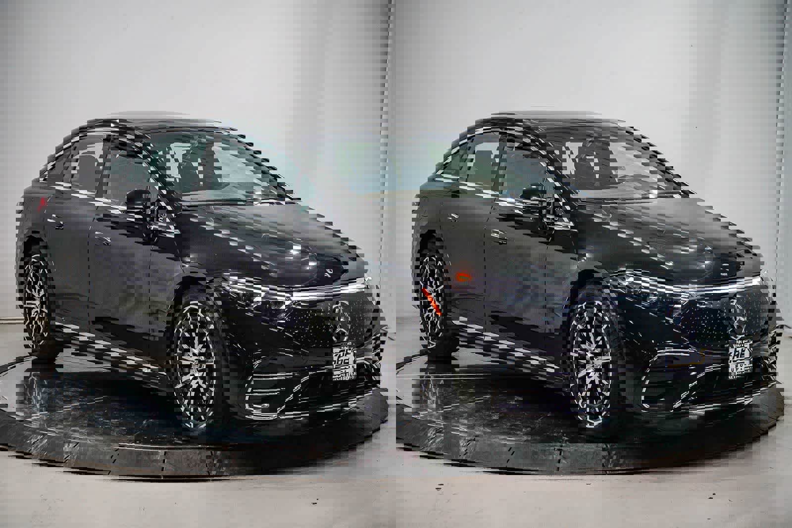 Used 2023 Mercedes-Benz EQS 580 4MATIC Sedan image 5