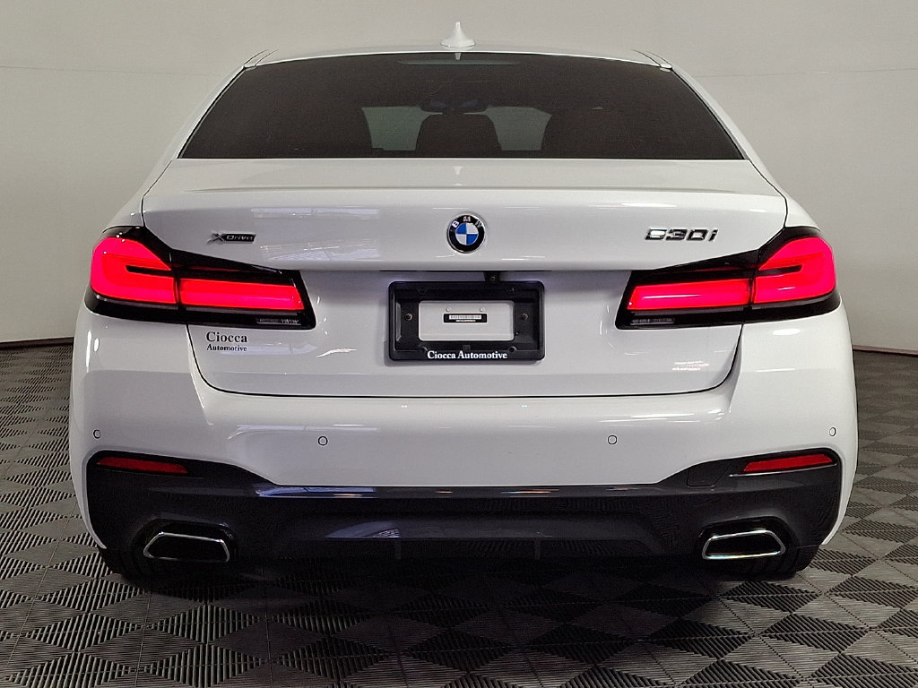 Certified 2023 BMW 530i xDrive w/ M Sport Package AWD/4WD image 8