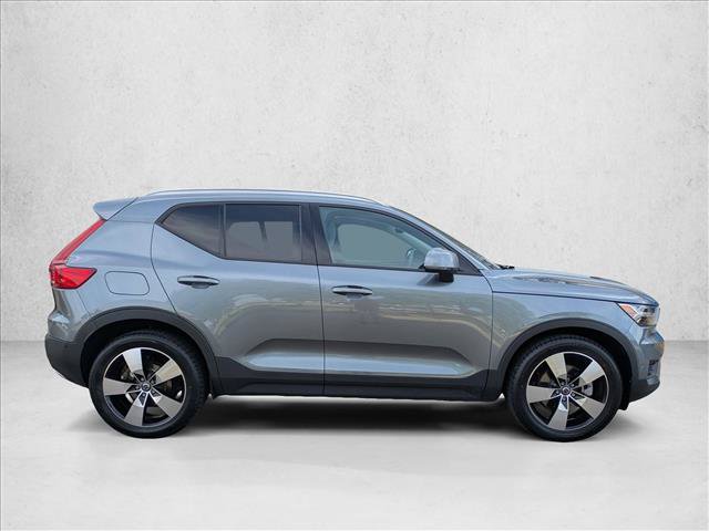 Used 2019 Volvo XC40 T5 Momentum AWD/4WD image 4