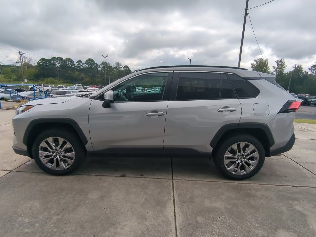 Used 2024 Toyota RAV4 XLE Premium FWD image 4