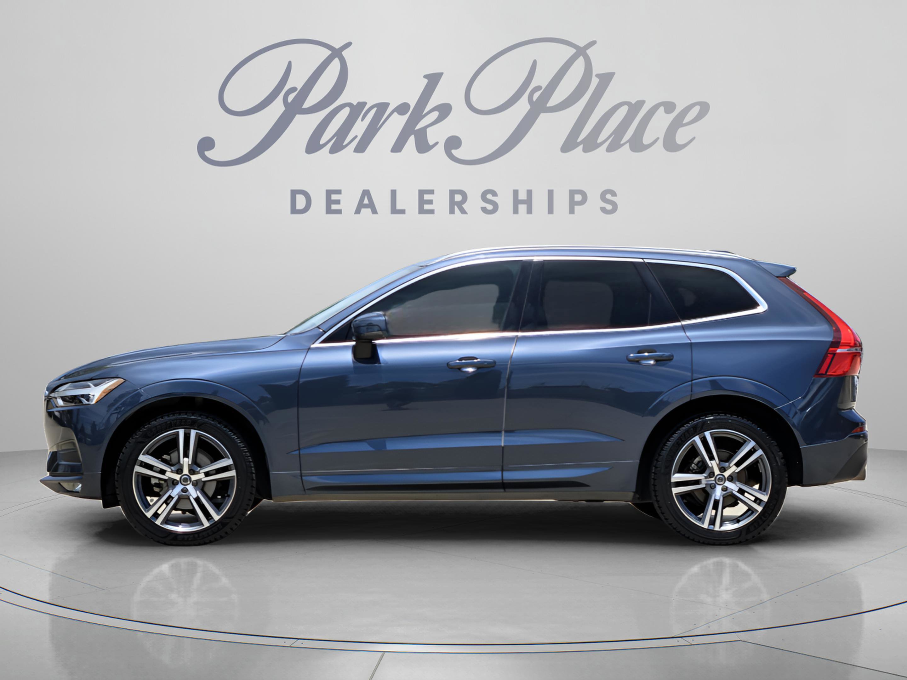 Used 2021 Volvo XC60 T5 Momentum w/ Protection Package Premier FWD image 2