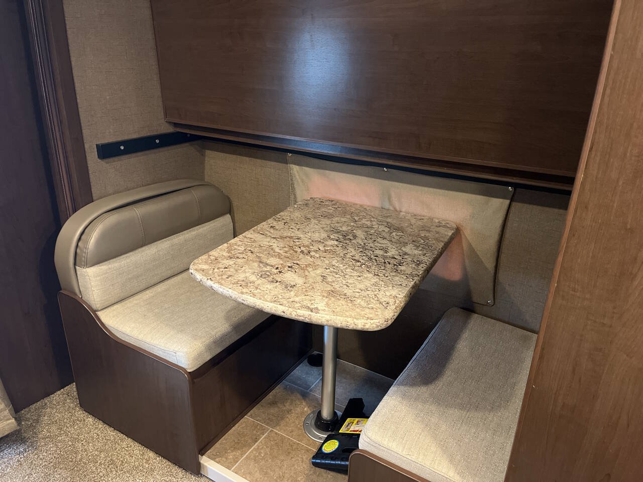 Used 2018 Ford E-450 and Econoline 450 Super Duty w/ Motorhome Prep Package RWD image 14