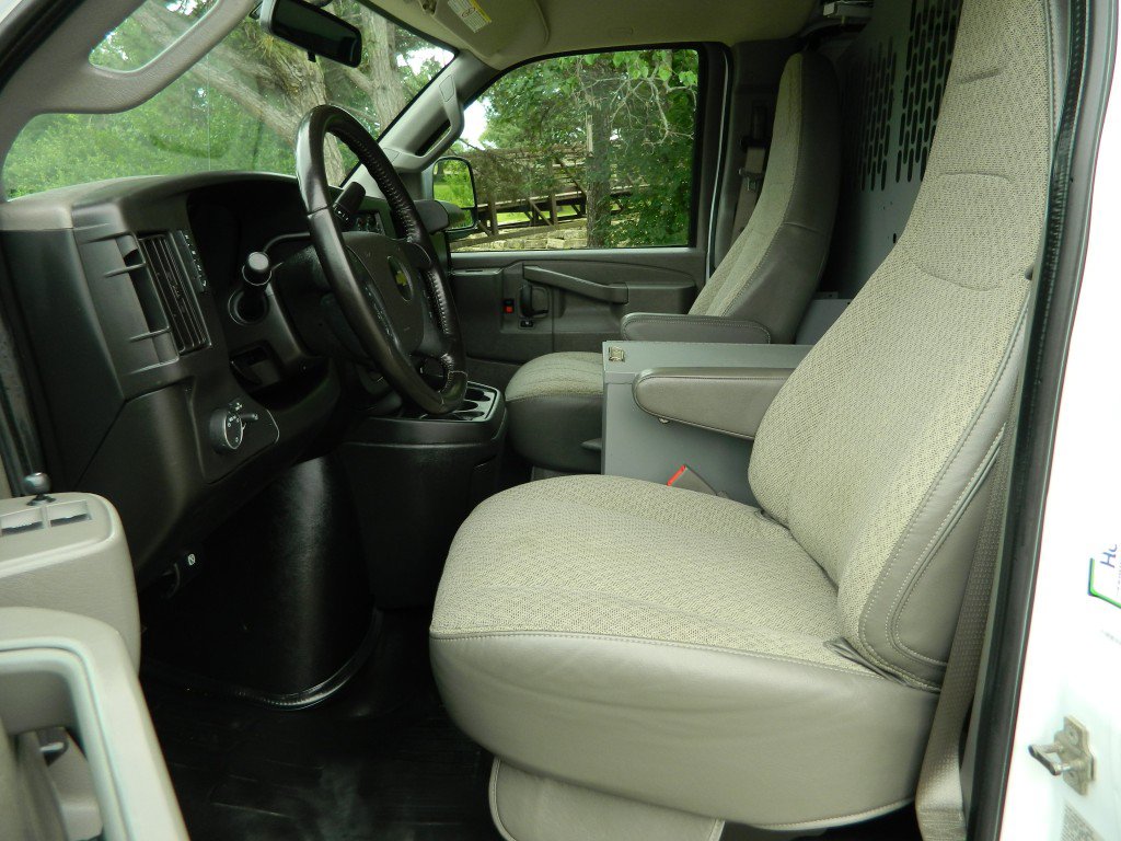 Used 2022 Chevrolet Express 2500 w/ Driver Convenience Package RWD image 16