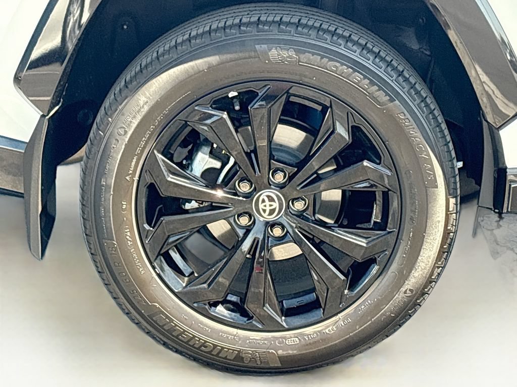 Used 2022 Toyota RAV4 XSE AWD/4WD image 33
