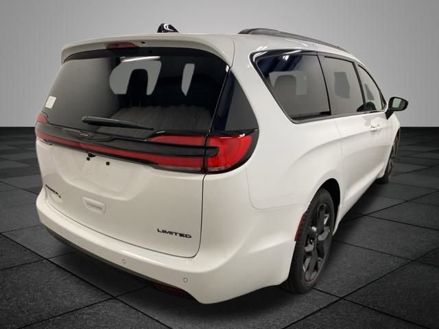 New 2026 Chrysler Pacifica Limited image 6