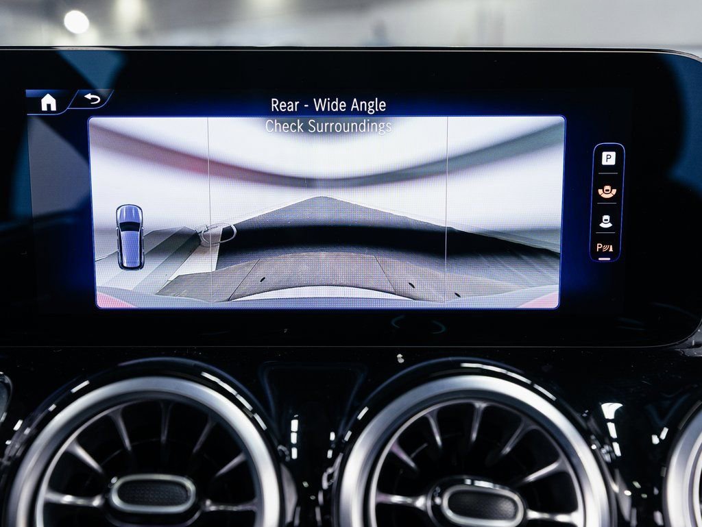 Used 2024 Mercedes-Benz EQB 300 4MATIC image 18