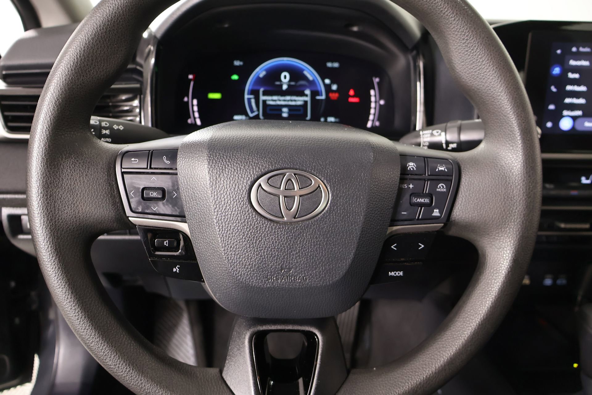 Used 2025 Toyota Camry LE FWD image 3