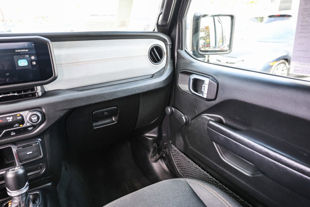 Used 2024 Jeep Wrangler Unlimited Sport AWD/4WD image 6