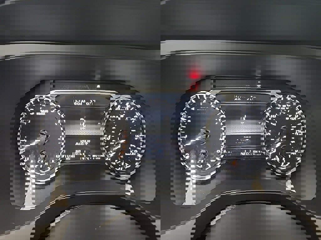 New 2025 Nissan Pathfinder S image 17