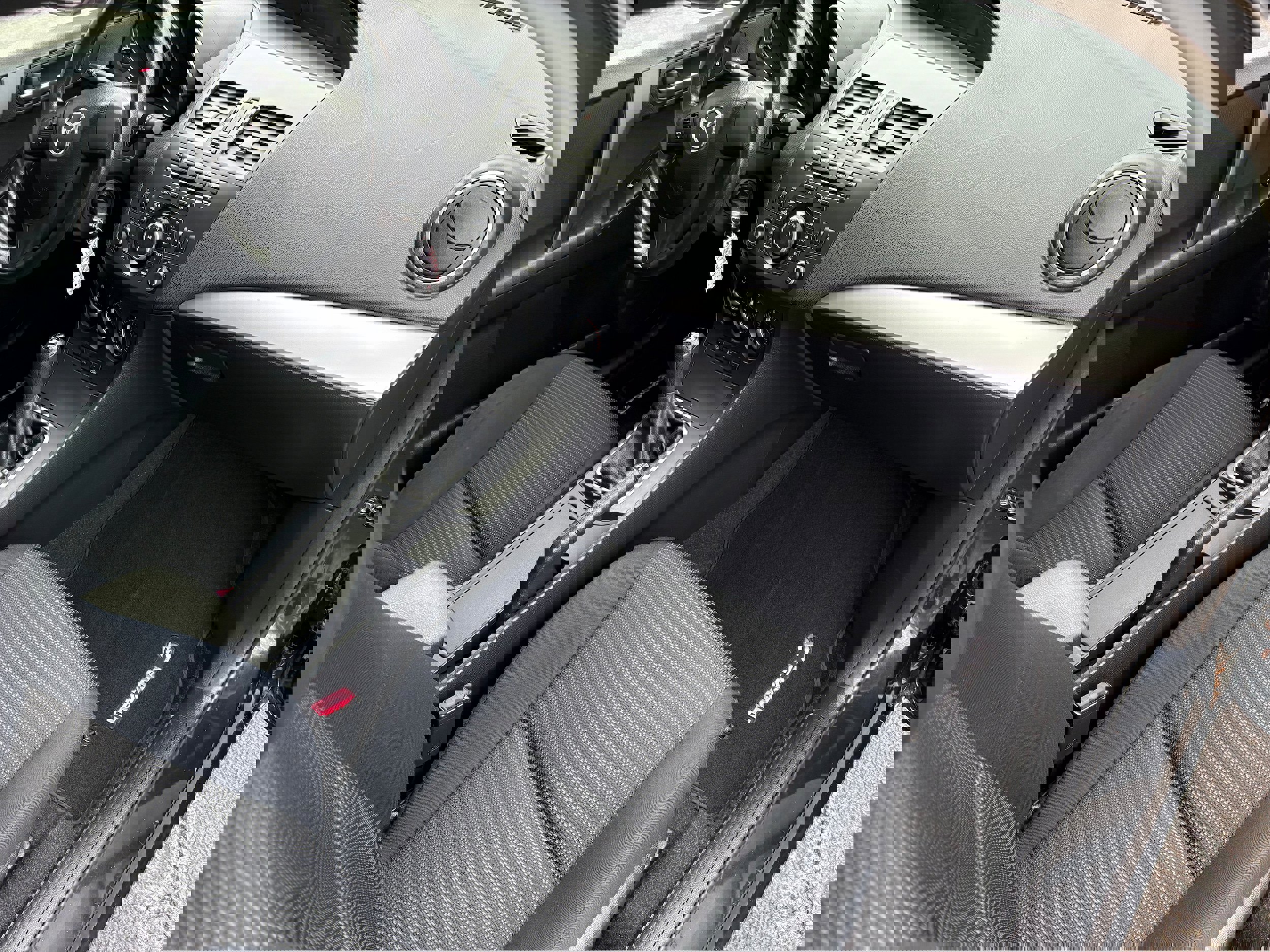 Used 2012 MAZDA MAZDA3 i Sport image 23