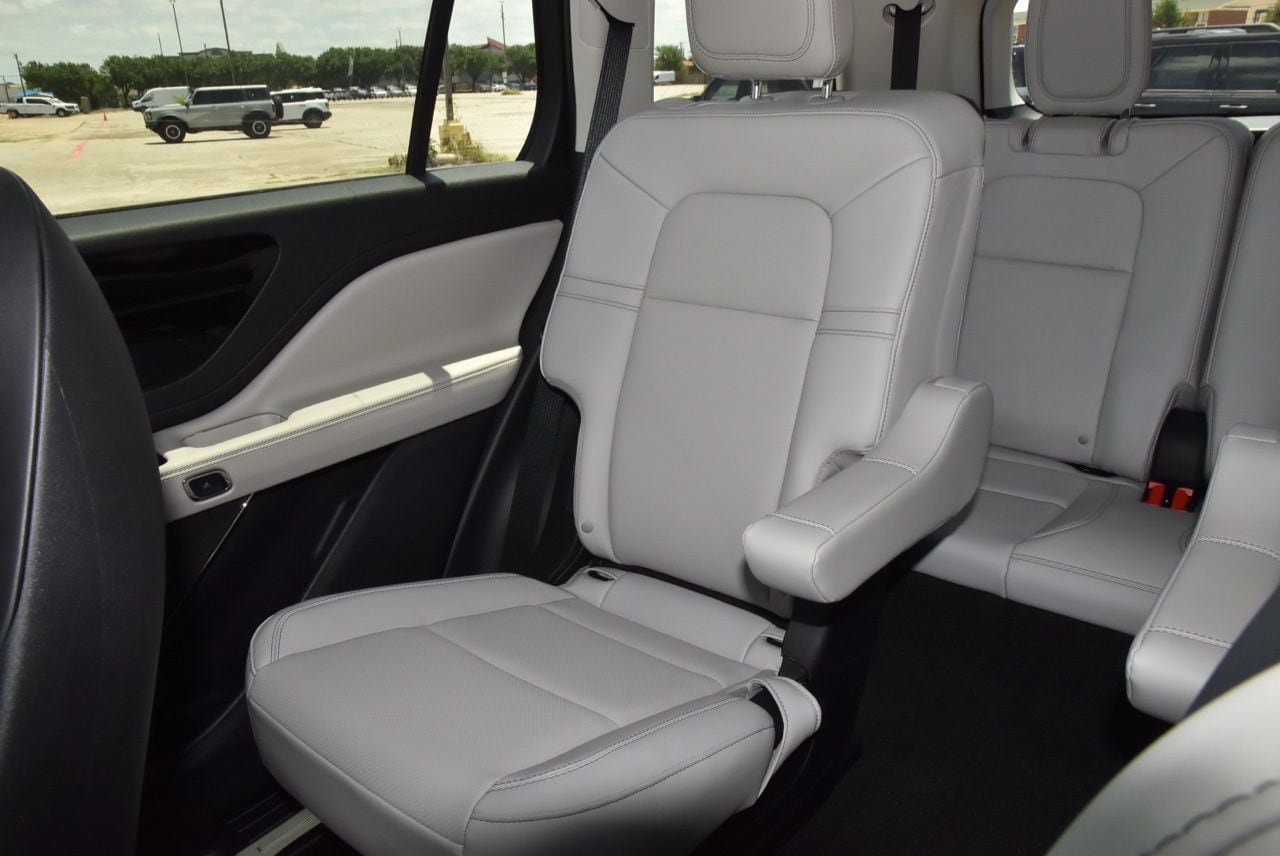 New 2026 Lincoln Aviator 2WD image 20