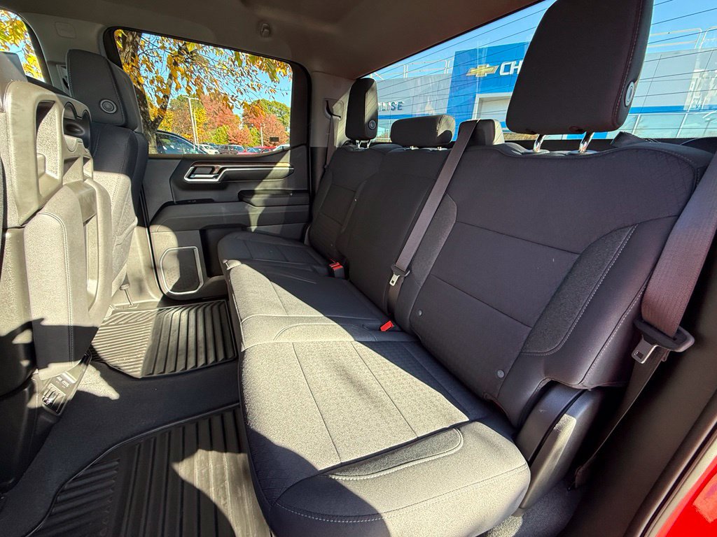 Used 2023 Chevrolet Silverado 1500 LT AWD/4WD image 25