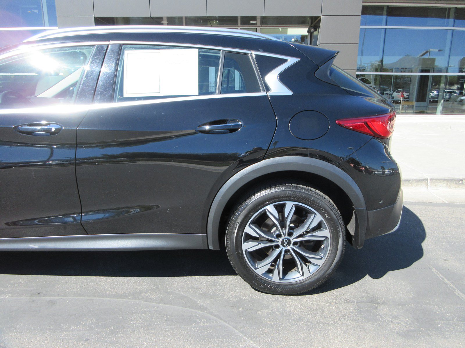 Used 2018 INFINITI QX30 AWD w/ Pro Assist Package image 5