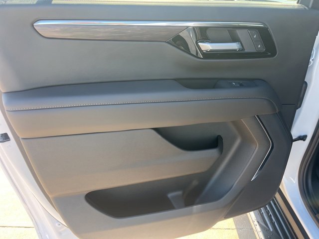 New 2025 Chevrolet Suburban LS image 31