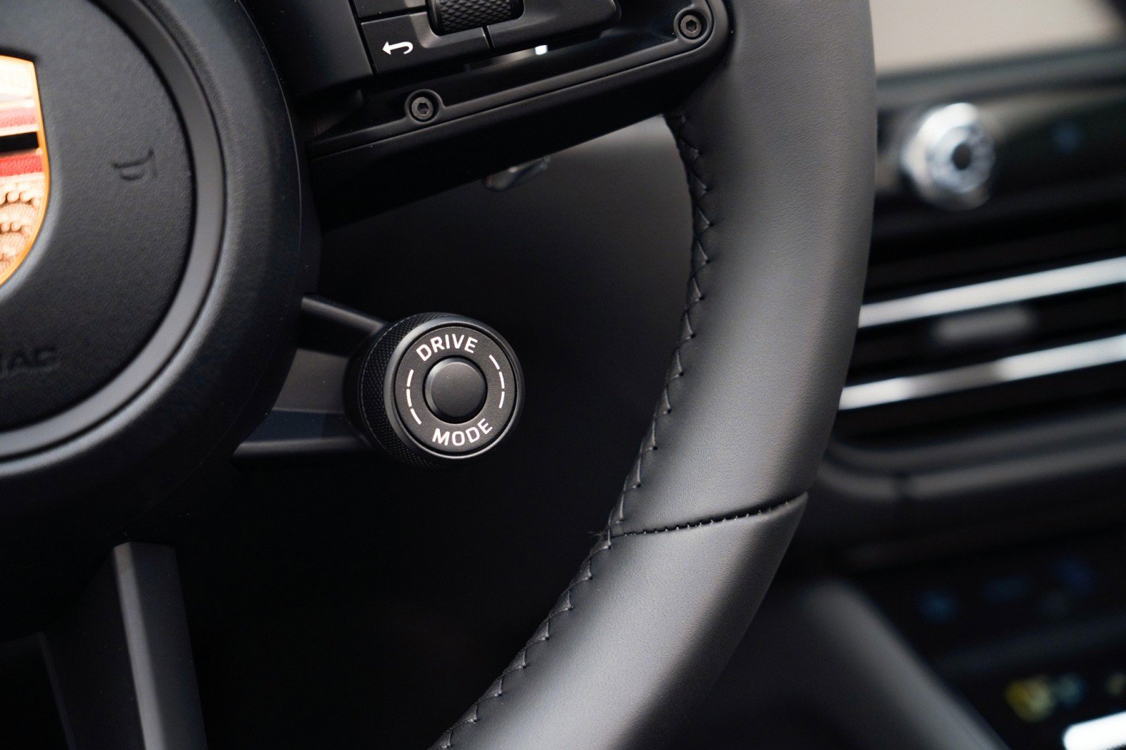 New 2026 Porsche Macan image 30