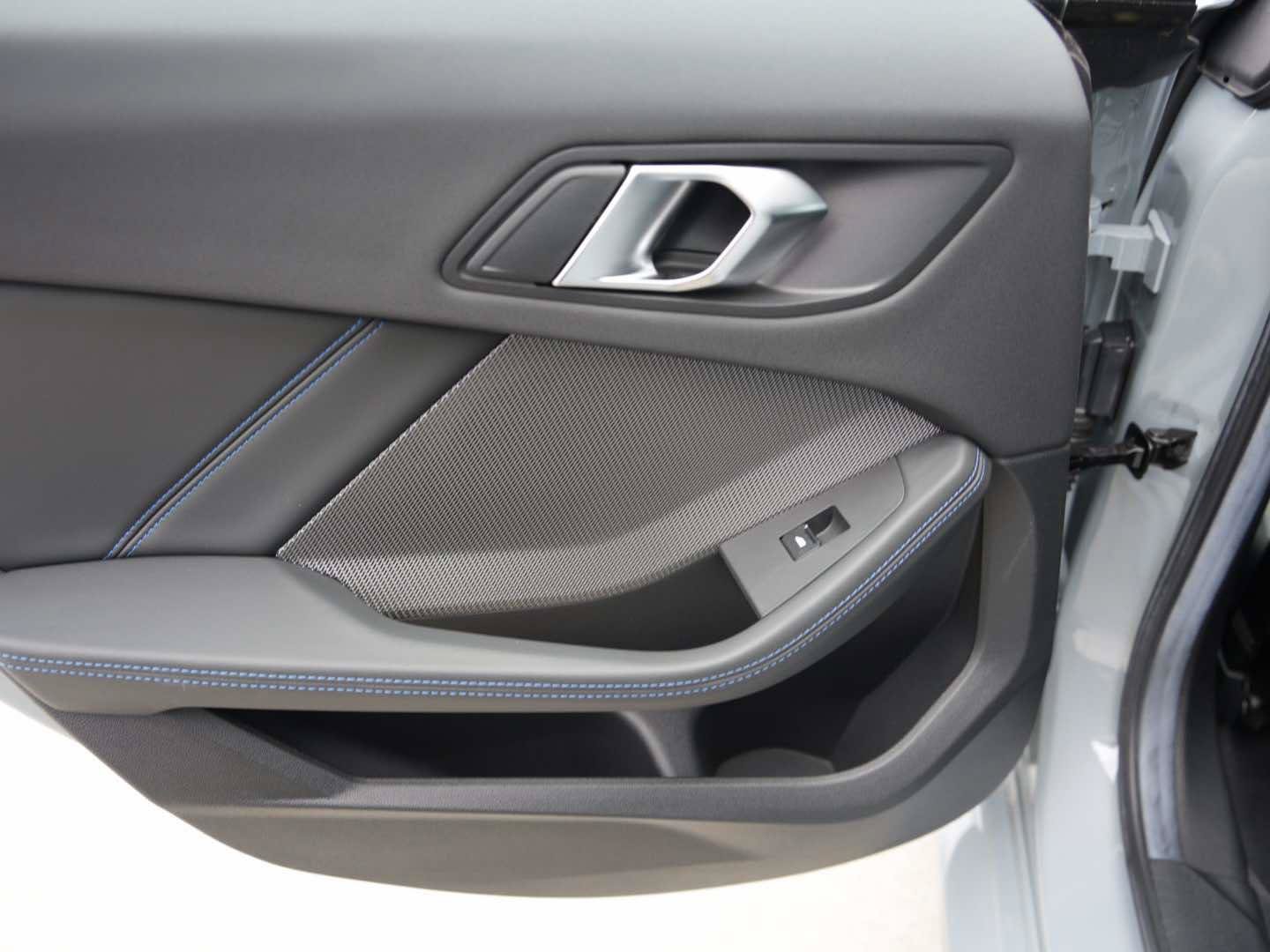 Used 2025 BMW M235i xDrive AWD/4WD image 9
