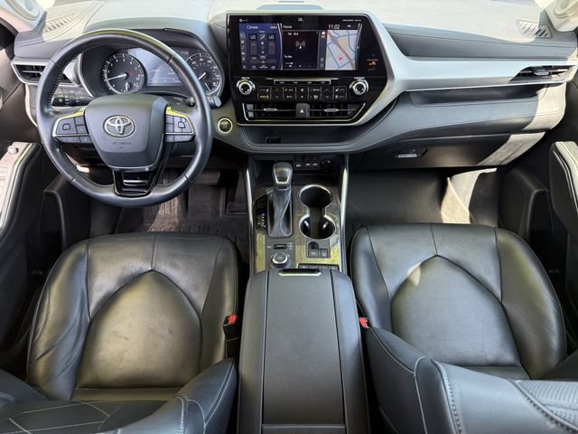 Used 2021 Toyota Highlander Platinum AWD/4WD image 10