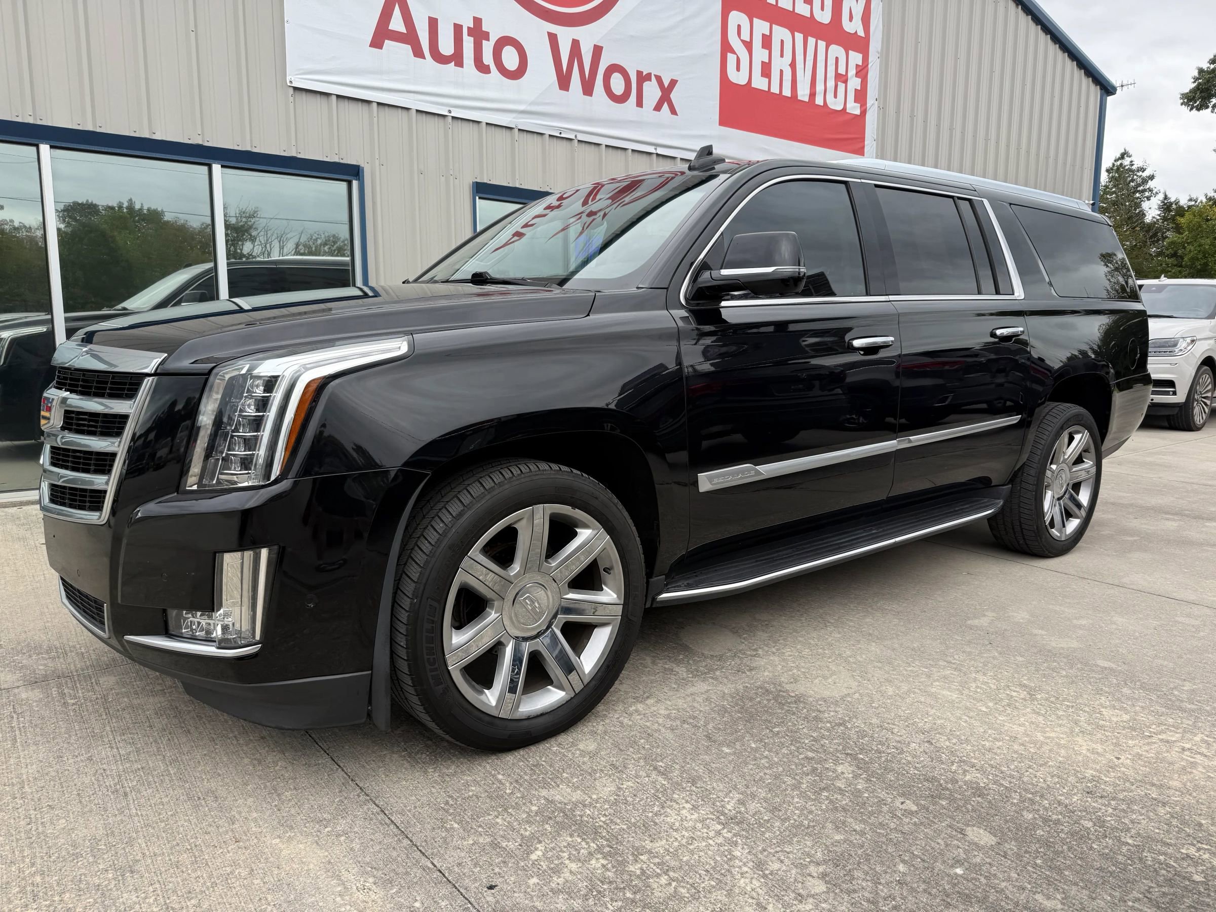 Used 2020 Cadillac Escalade ESV Luxury image 5