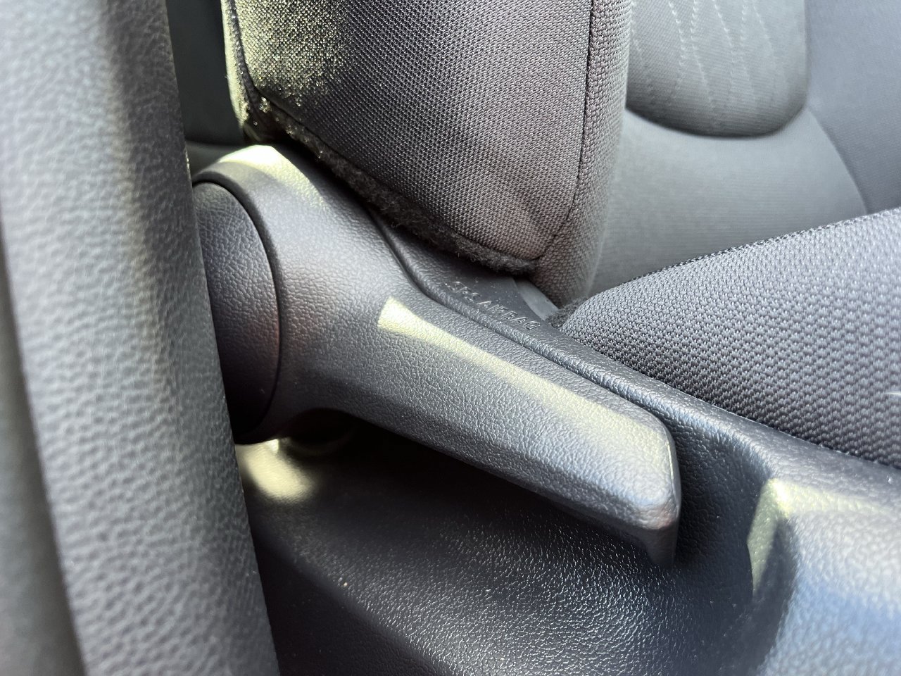 Used 2025 Toyota Corolla Cross LE FWD image 25