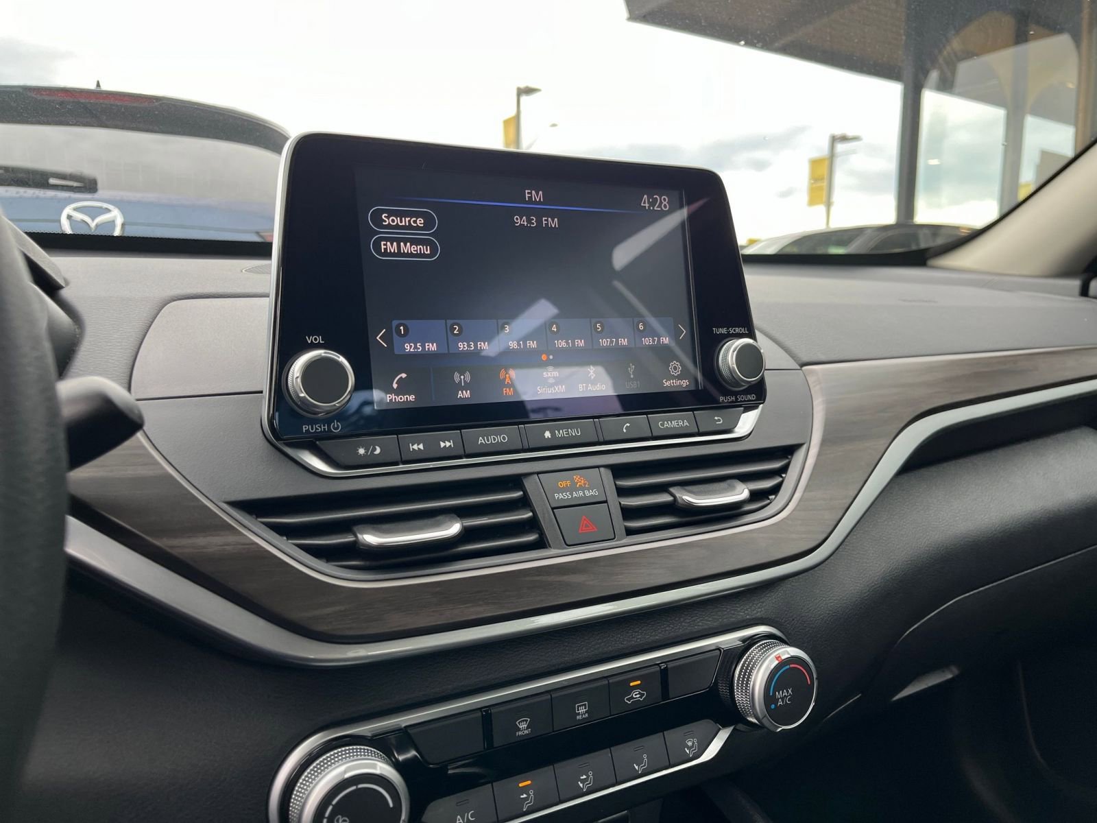 Used 2024 Nissan Altima 2.5 SV image 21