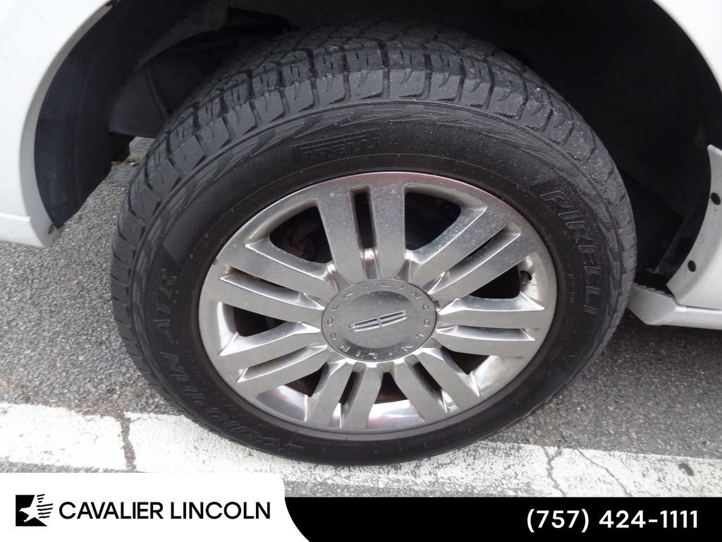 Used 2012 Lincoln Navigator L 2WD image 14