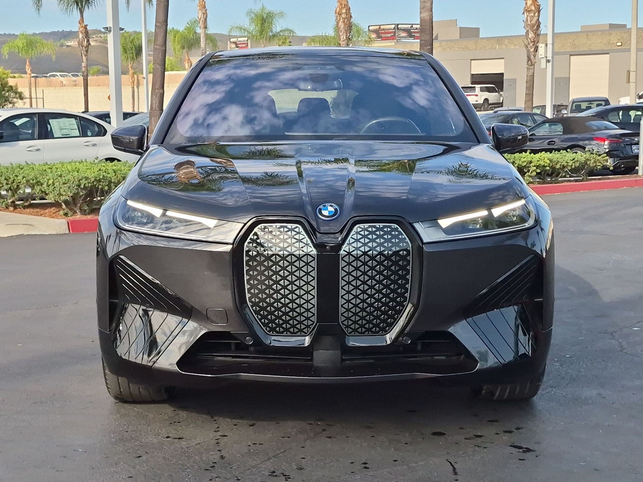 Certified 2024 BMW iX xDrive50 w/ Premium Package AWD/4WD image 3