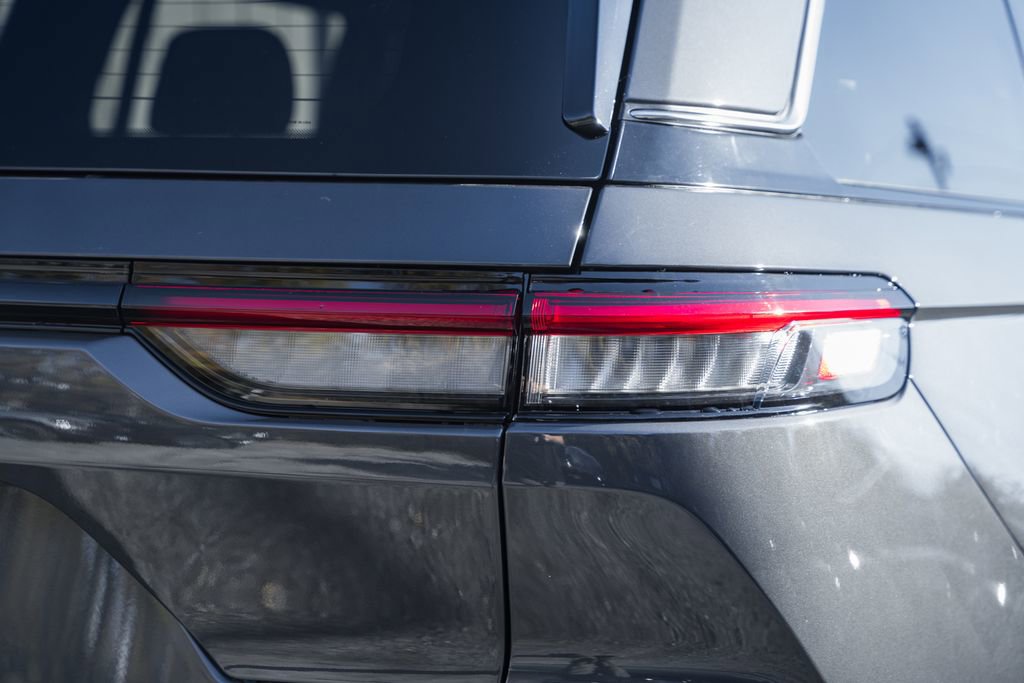 New 2025 Jeep Grand Cherokee Laredo X w/ MOPAR Finishing Package image 6