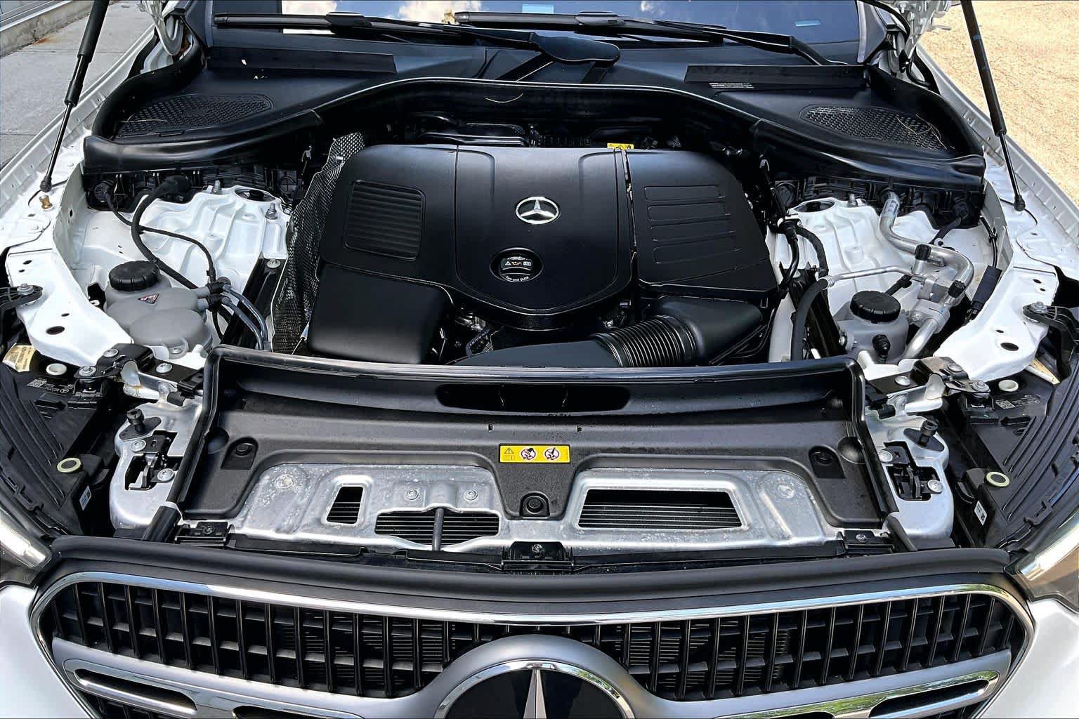 Used 2023 Mercedes-Benz GLC 300 4MATIC image 29