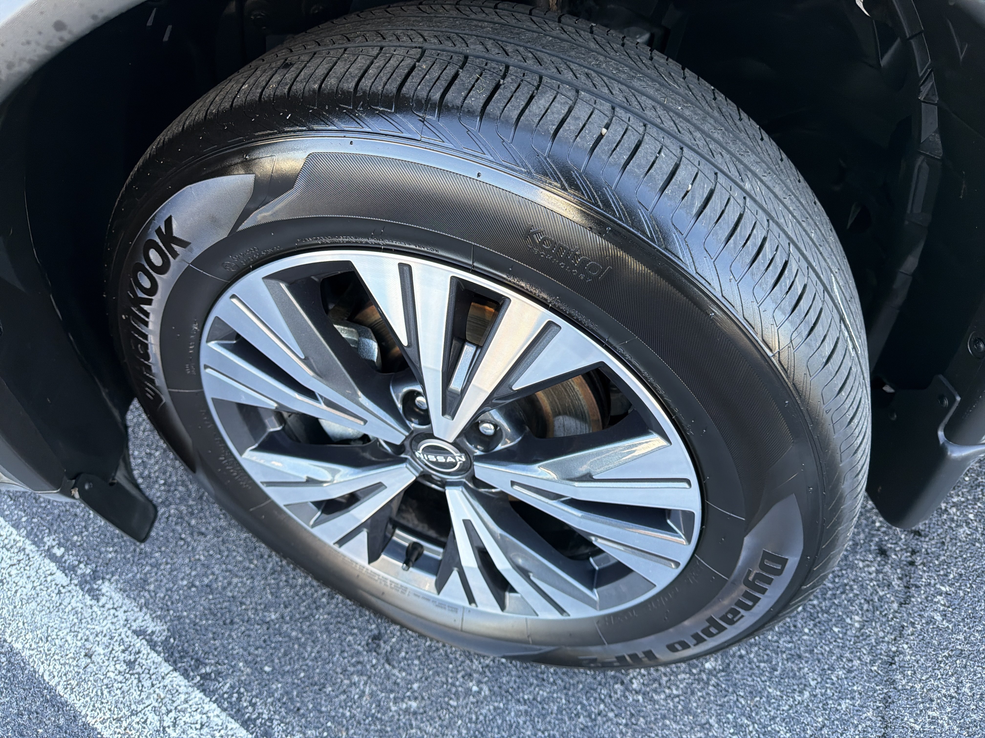 Certified 2023 Nissan Rogue SV w/ SV Premium B Package AWD/4WD image 13
