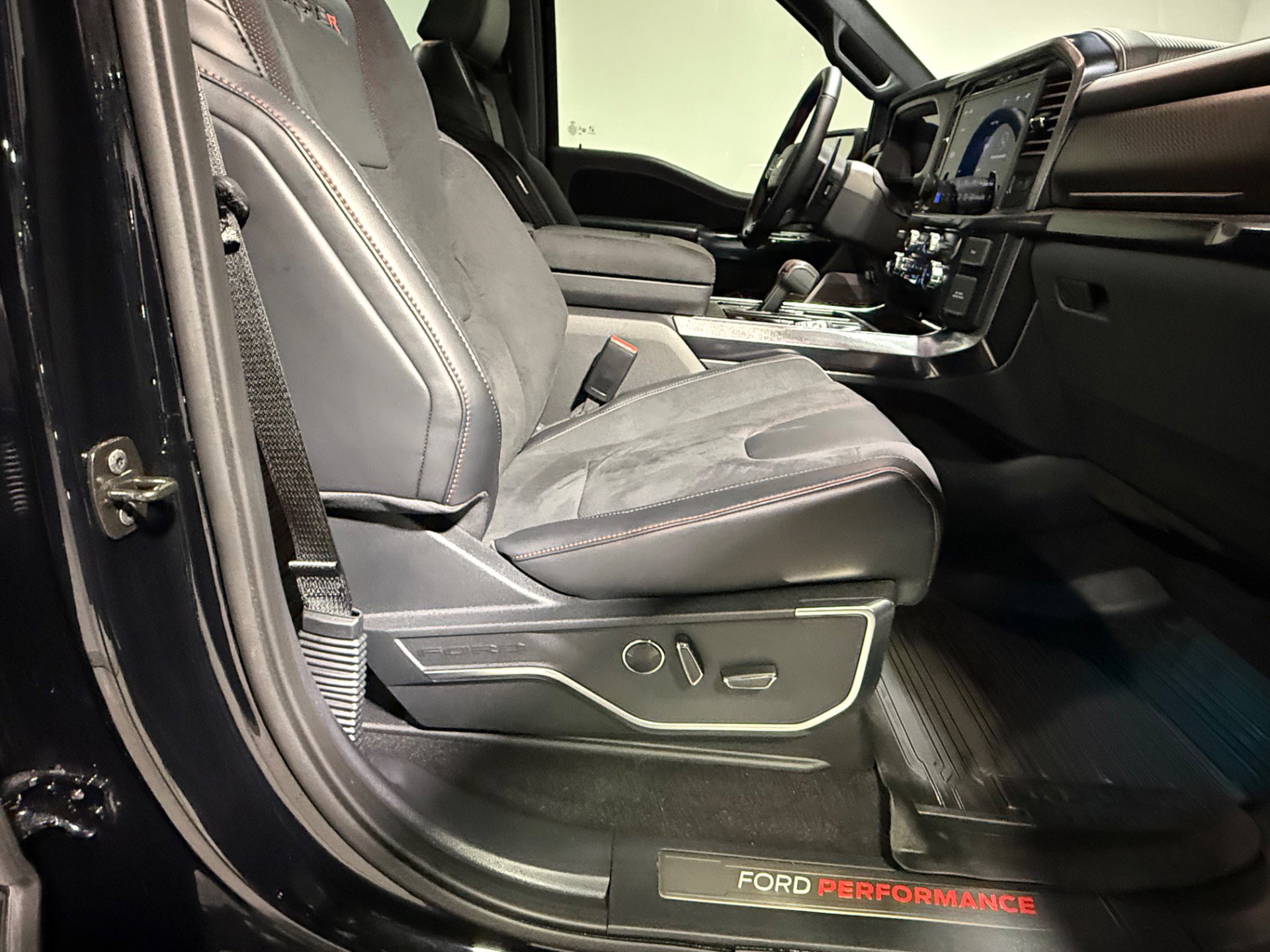 Used 2025 Ford F150 Raptor w/ Equipment Group 803A Raptor R image 38
