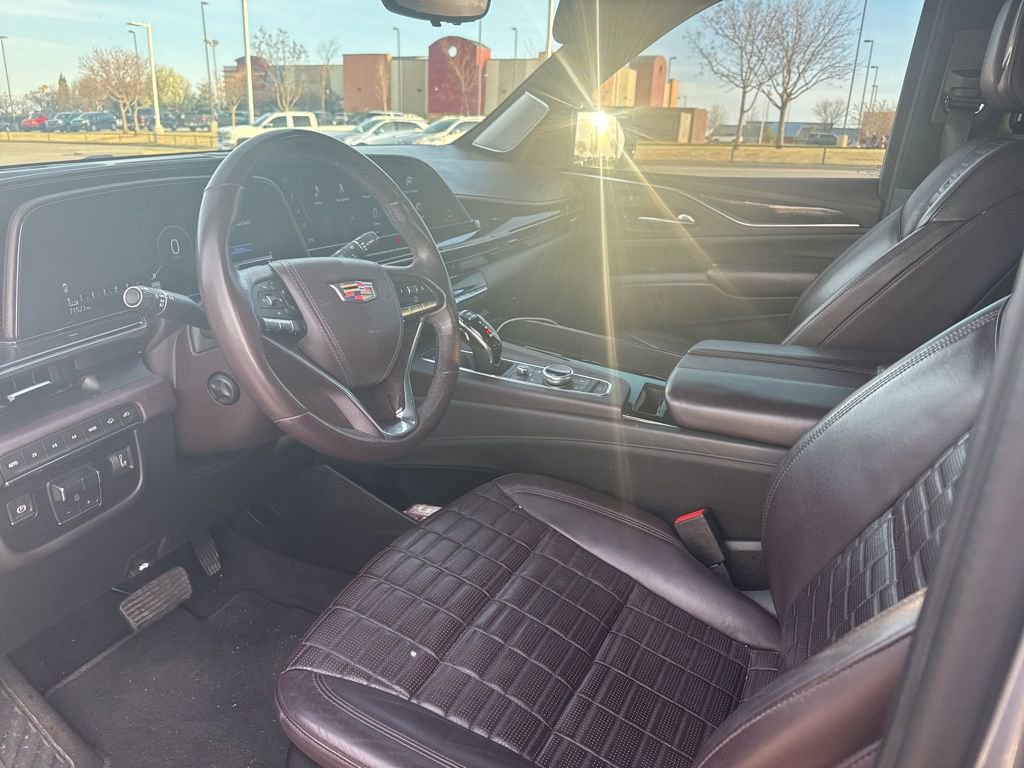 Used 2021 Cadillac Escalade Sport Platinum w/ LPO, ONYX Package image 15
