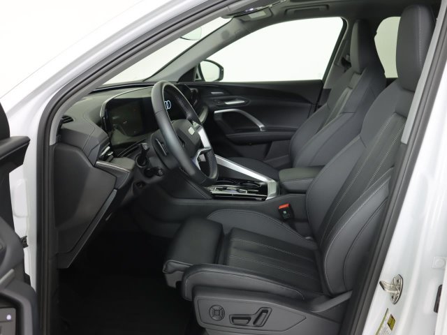 Certified 2025 Audi Q5 Premium Plus w/ Premium Plus AWD/4WD image 12