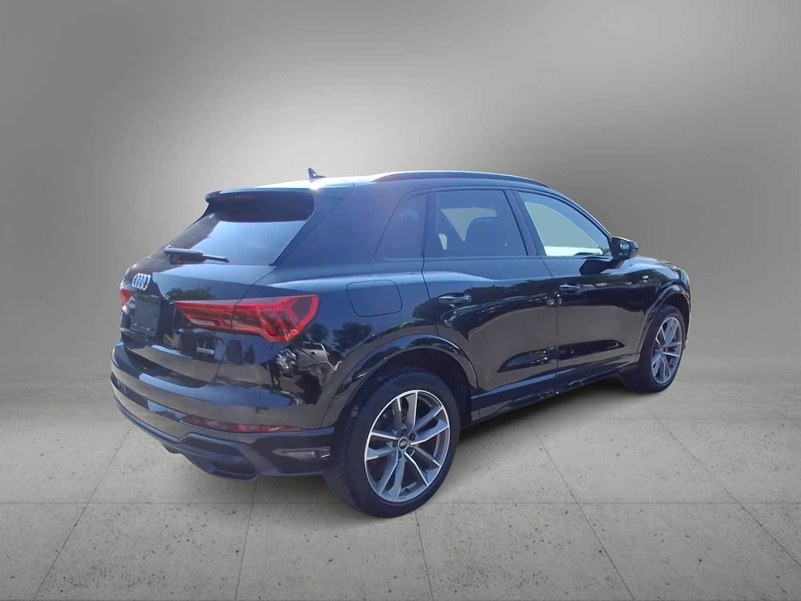 Used 2021 Audi Q3 2.0T Premium w/ Convenience Package AWD/4WD image 8