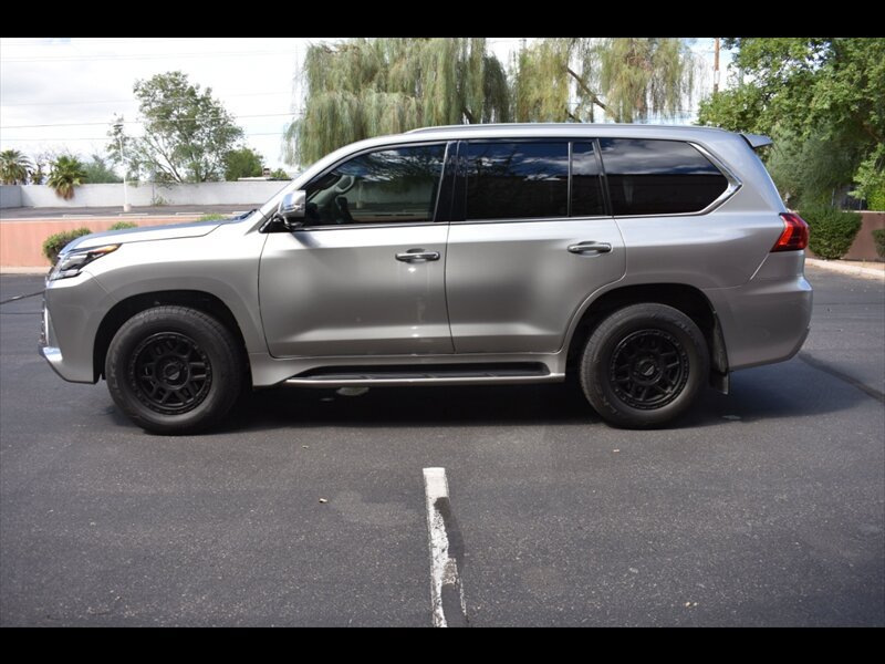 Used 2018 Lexus LX 570 4WD w/ Luxury Package image 4