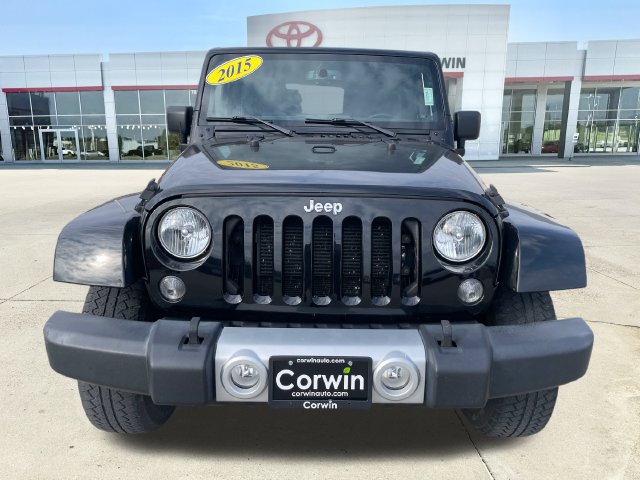 Used 2015 Jeep Wrangler Sahara w/ Connectivity Group AWD/4WD image 8
