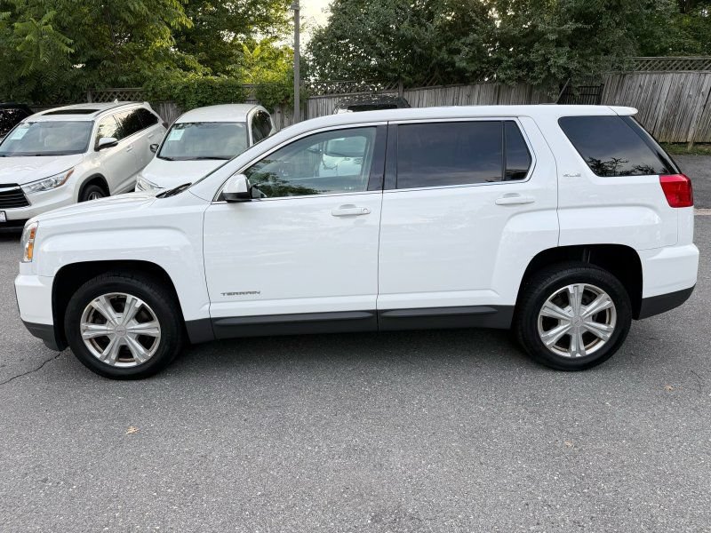 Used 2017 GMC Terrain SLE FWD image 4