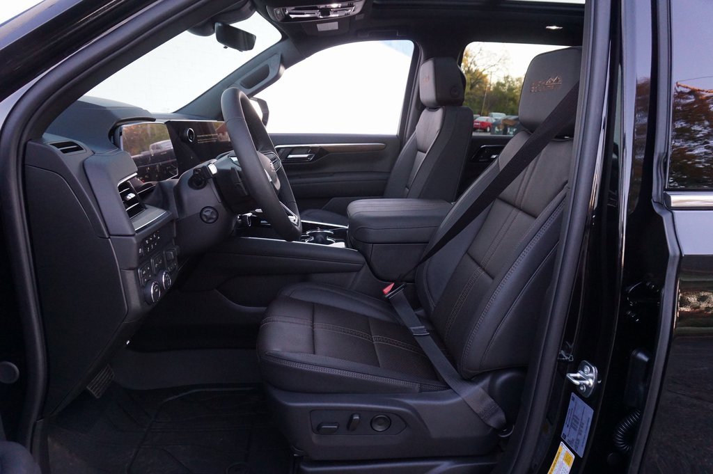 New 2026 Chevrolet Suburban High Country w/ Sun And Tow Package image 10