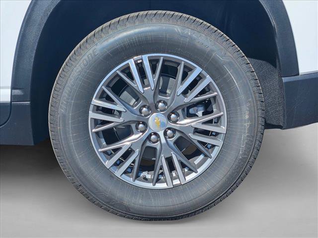 New 2027 Chevrolet Traverse LT w/ Driver Confidence Package FWD image 11