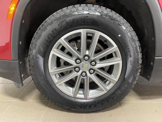 Used 2023 Chevrolet Traverse LT w/ Rear Camera Mirror Package image 7