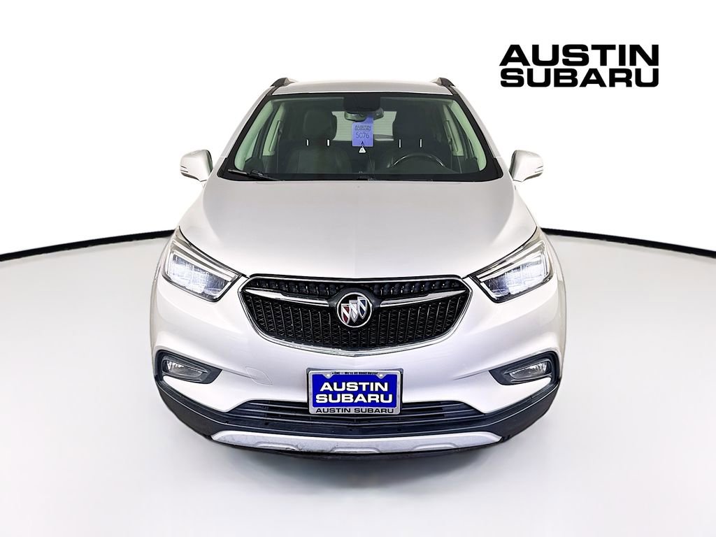Used 2020 Buick Encore Essence FWD image 2