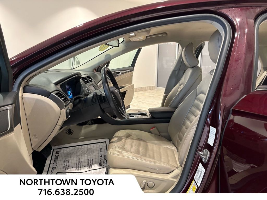 Used 2017 Ford Fusion SE FWD image 17