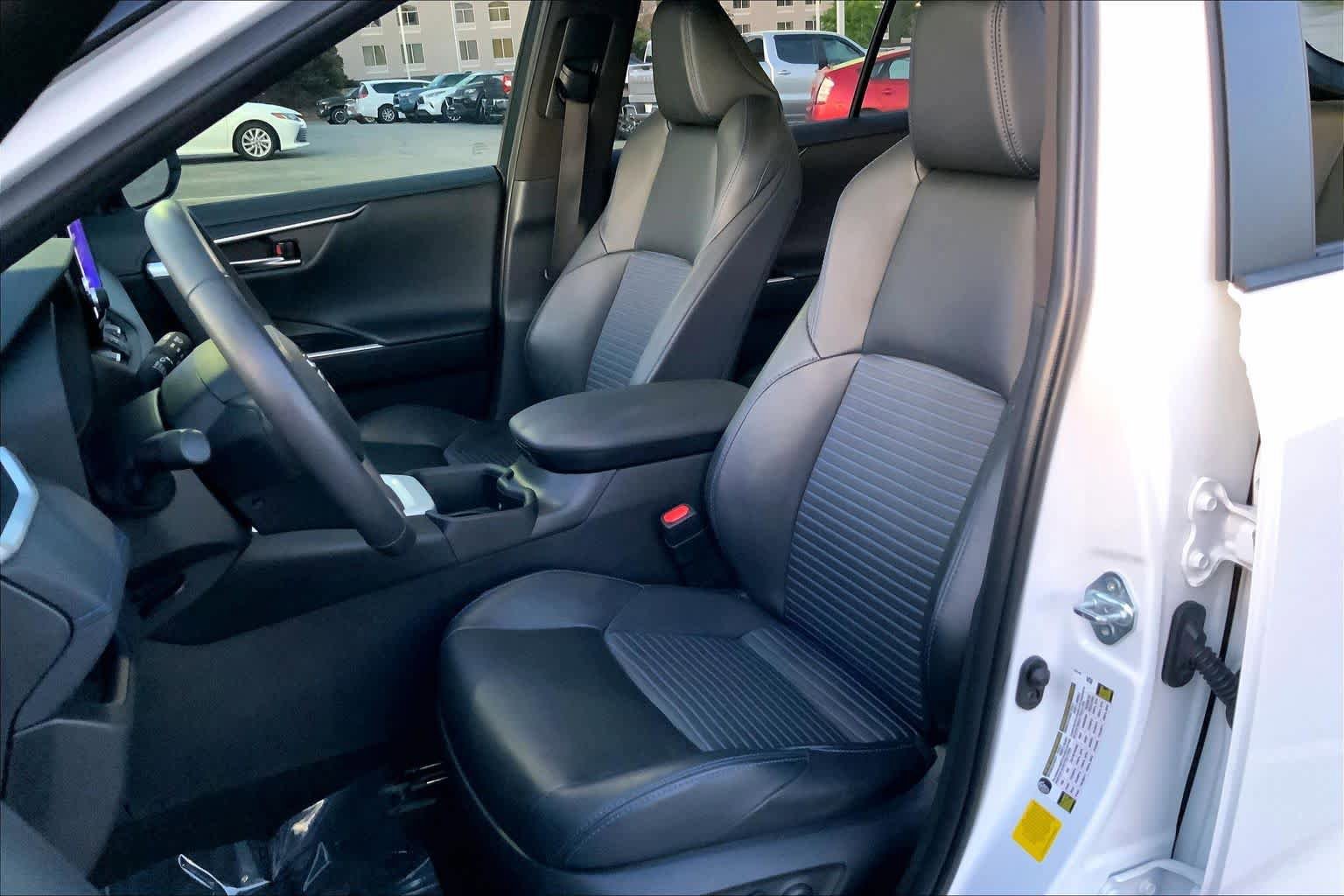 Used 2024 Toyota RAV4 XSE AWD/4WD image 8