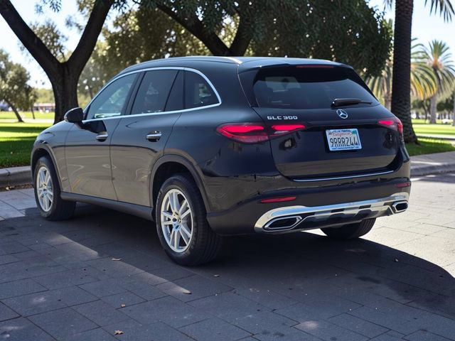 Used 2025 Mercedes-Benz GLC 300 image 7