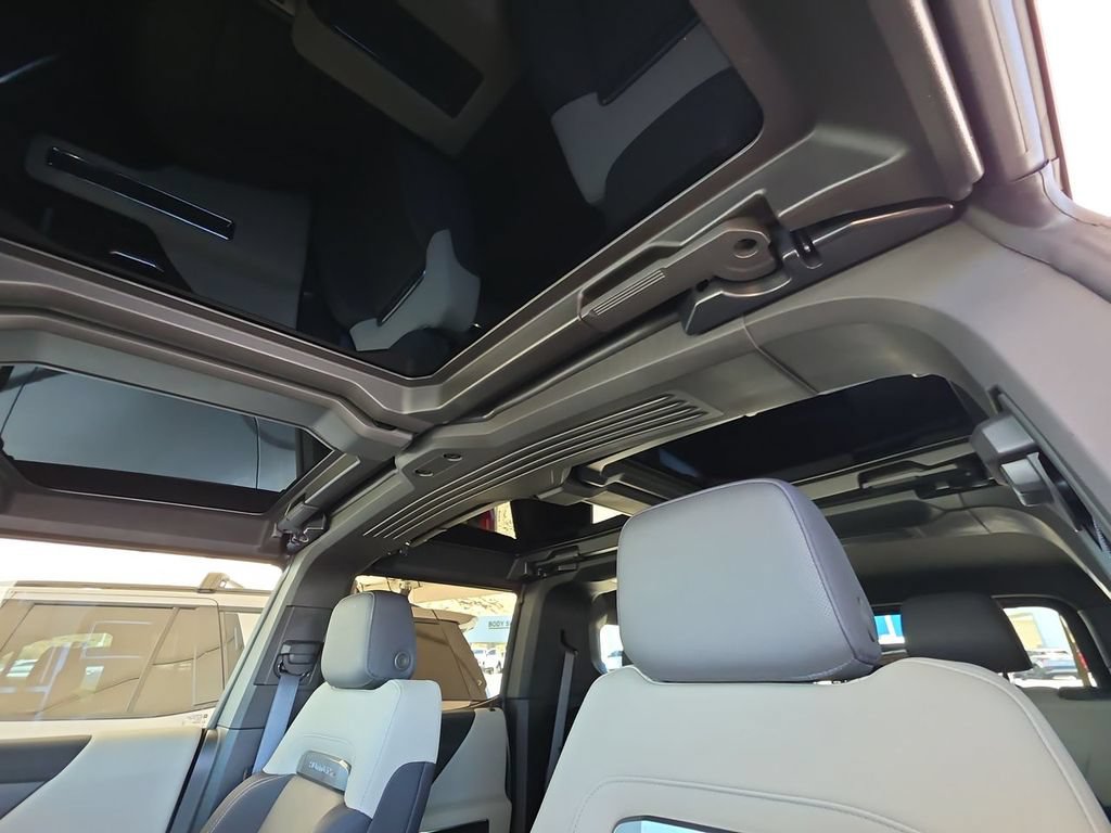 Used 2026 GMC Hummer EV SUV AWD/4WD image 19