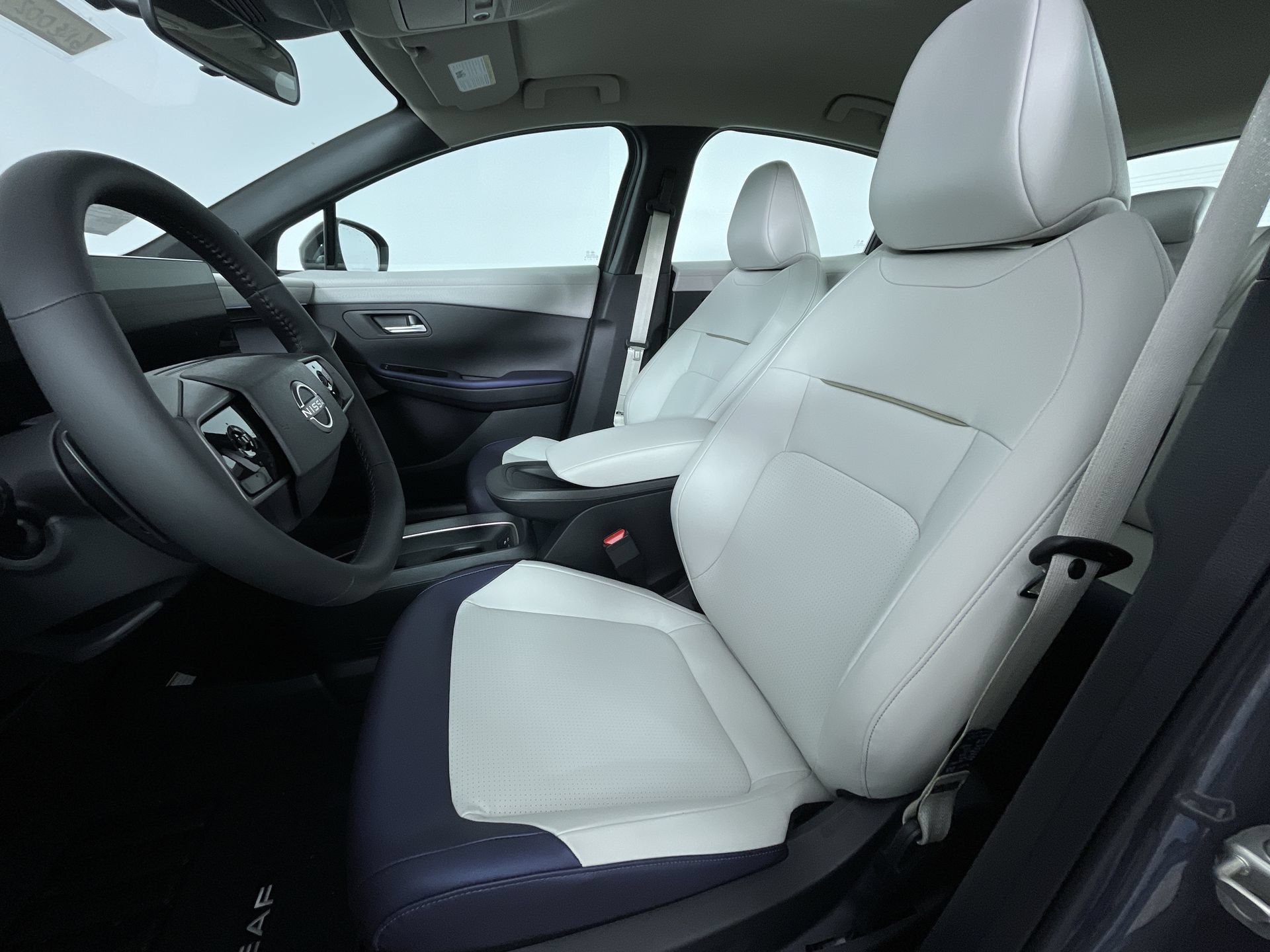 New 2026 Nissan Leaf SV+ w/ Floor Mat Package (SV+) FWD image 15