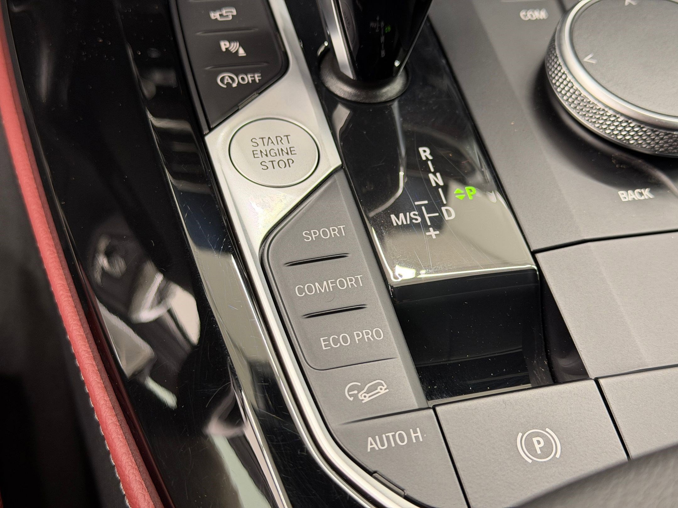 Certified 2025 BMW X4 xDrive30i w/ Premium Package image 26