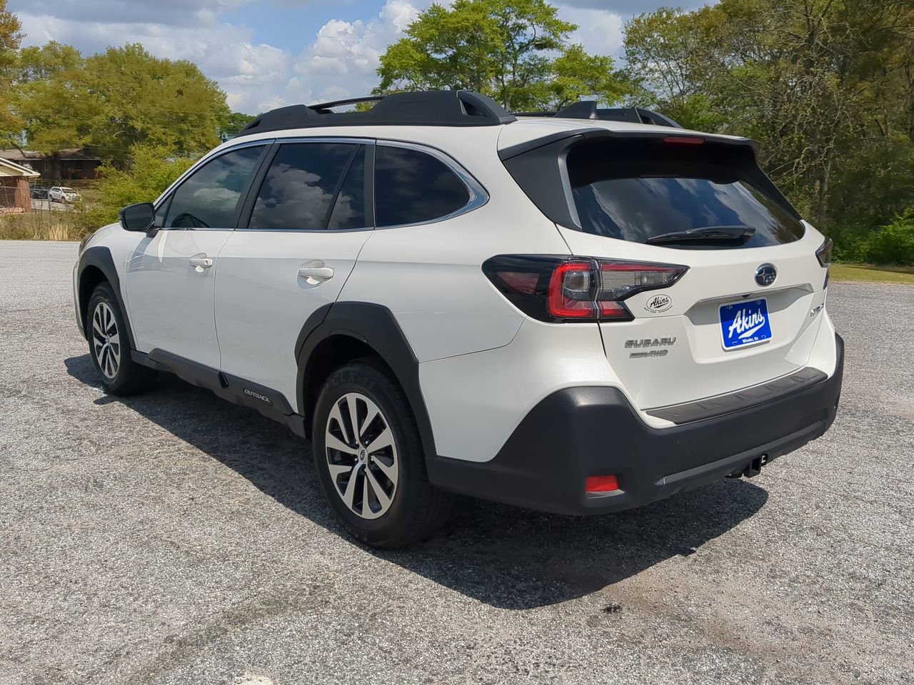 Used 2024 Subaru Outback Premium image 5