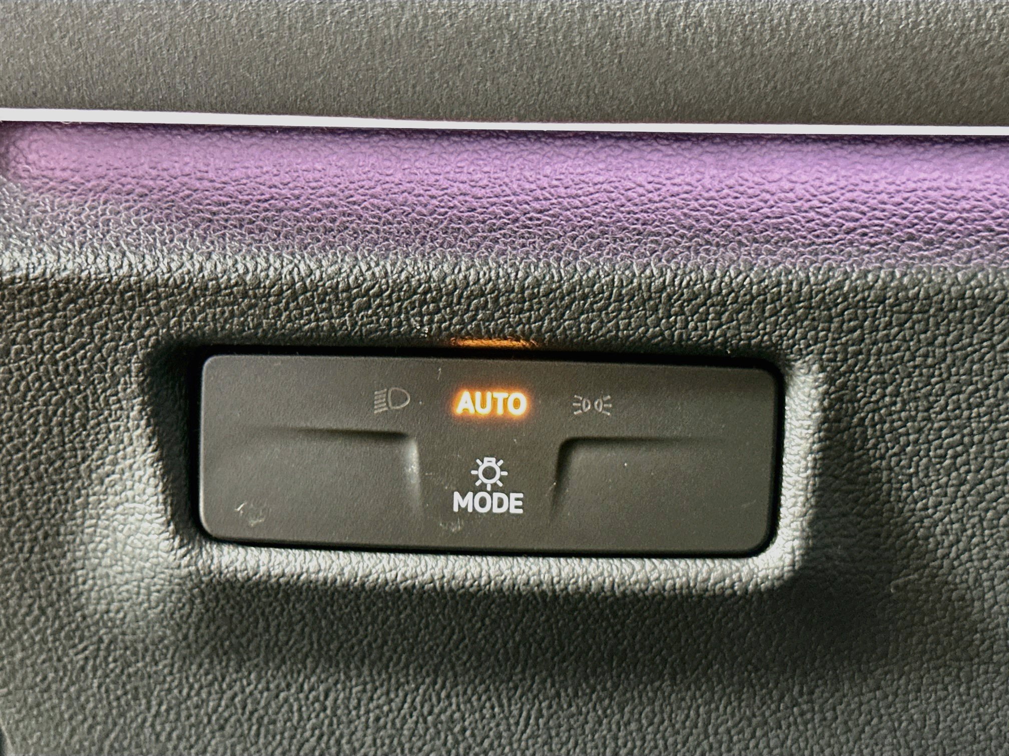 Used 2026 Volkswagen Tiguan SE AWD/4WD image 17