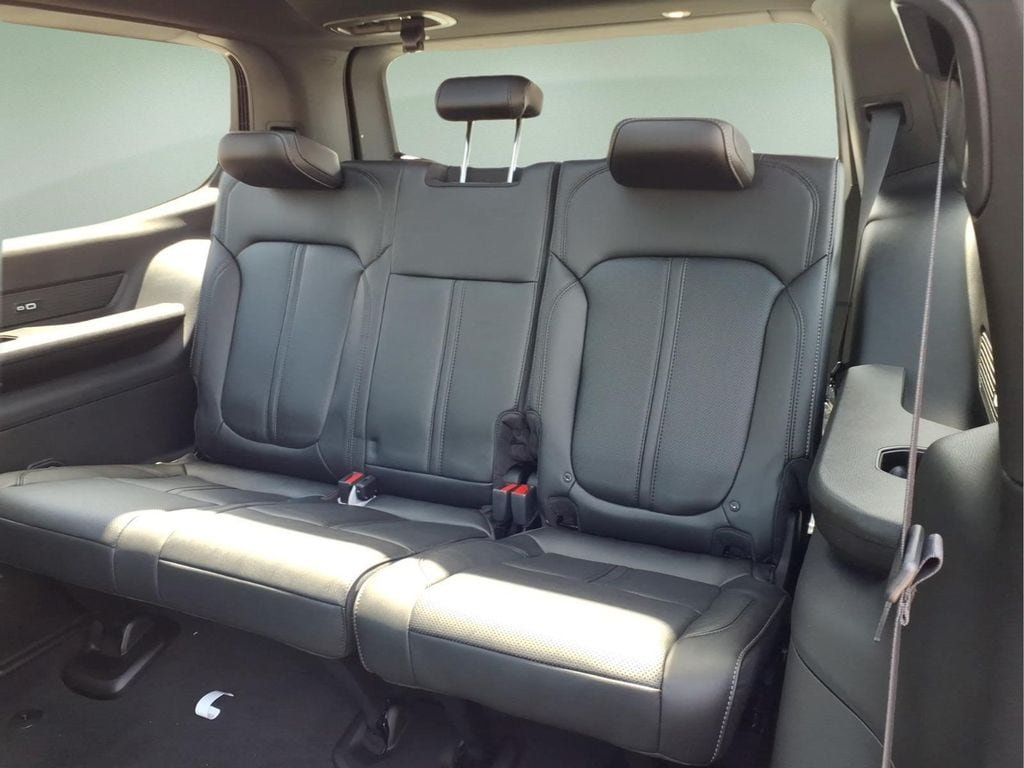 New 2026 Jeep Grand Wagoneer 4WD image 7